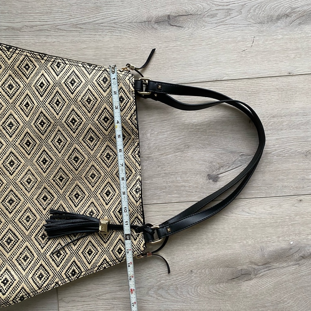 The Switch Bag in Diamond Raffia - Picture 15 of 16